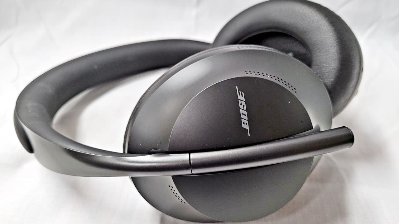 Bose 700 Black.jpeg 2